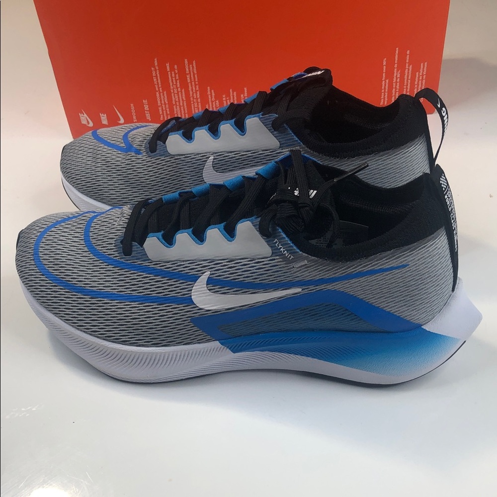 NWOB Nike Zoom Fly 4 Sneaker Men Size 8 Grey White Blue Running Wolf CT2392-005